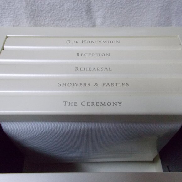 NWOT Hallmark Wedding photo album box in off white - Picture 6 of 9